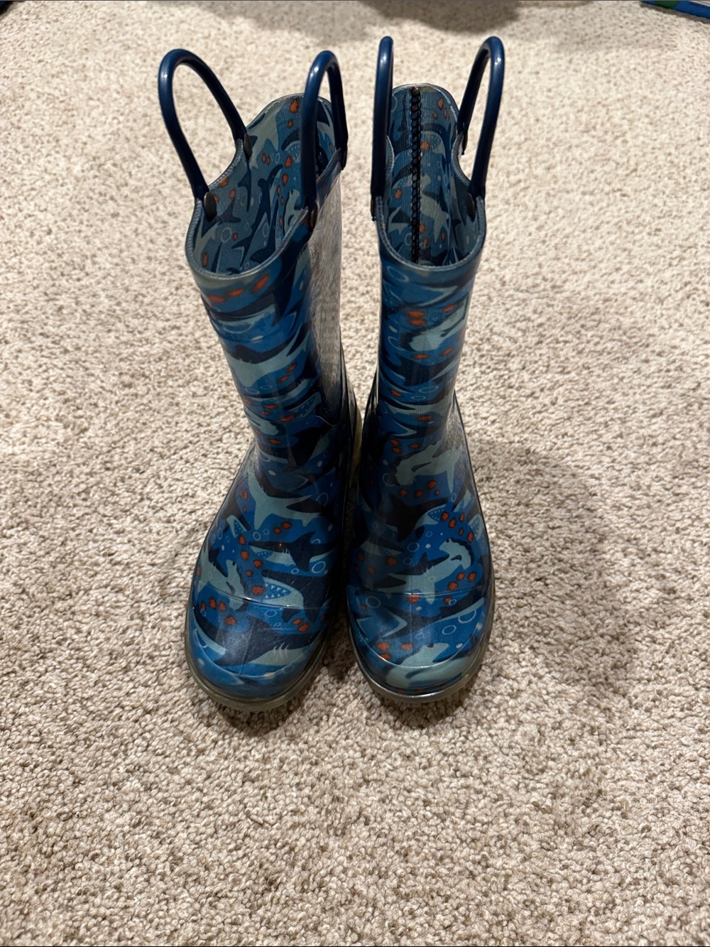 Western Chief Sharks! Blue & Navy Kids' Rain Boots with Ocean Shark Print